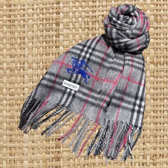 Burberry Scarf - Picture 1 of 3